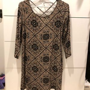 Detailed loose fitting dress